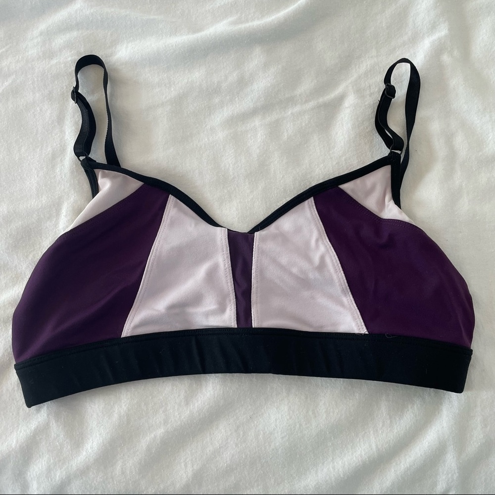 Alo yoga sports bra